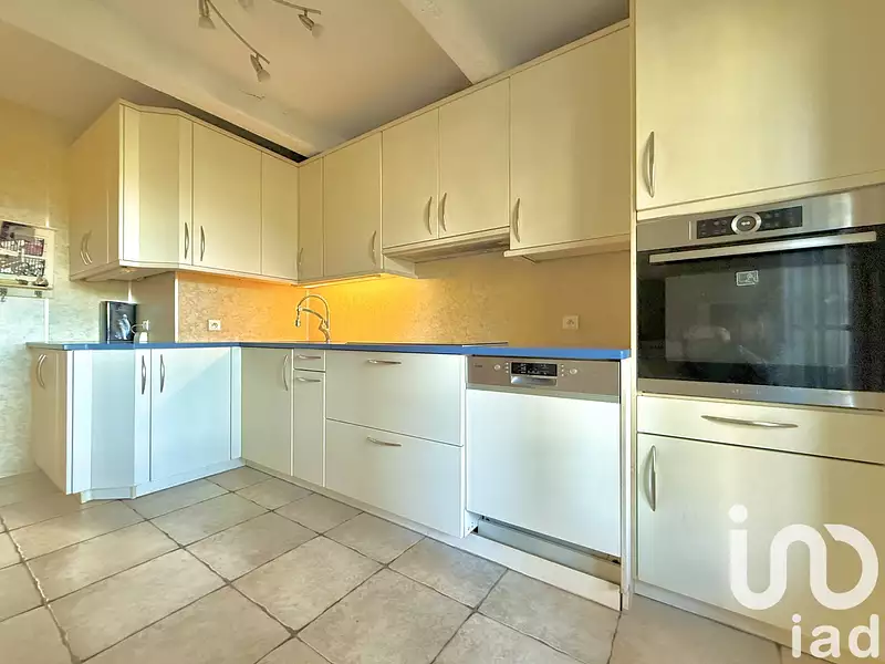 Maison, 240 m²