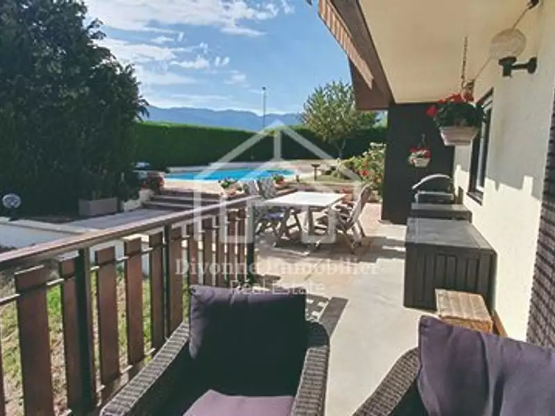 Maison, 196 m²