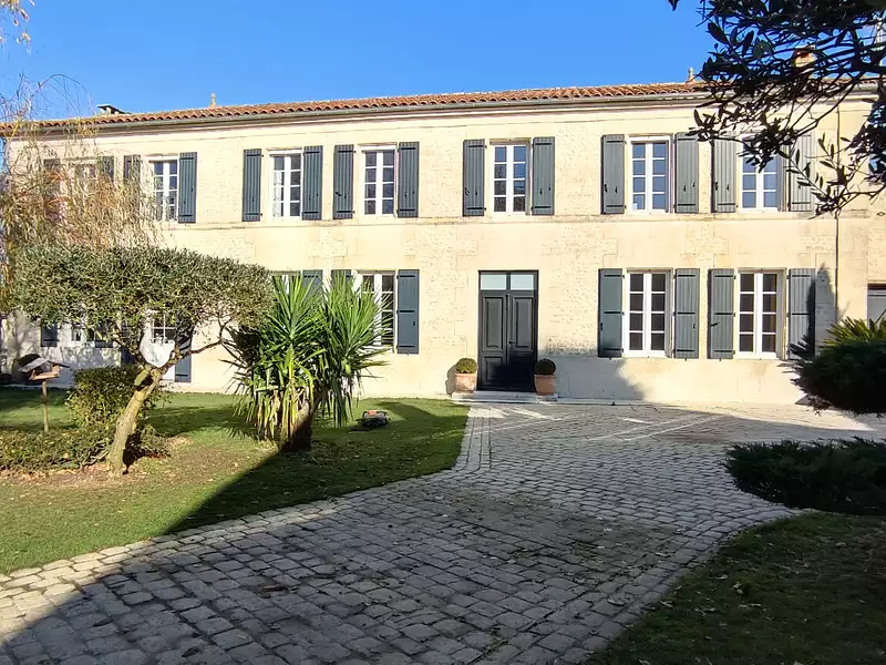 Maison, 281 m²