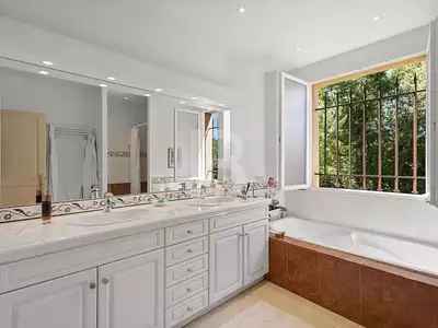 Maison, 240 m²