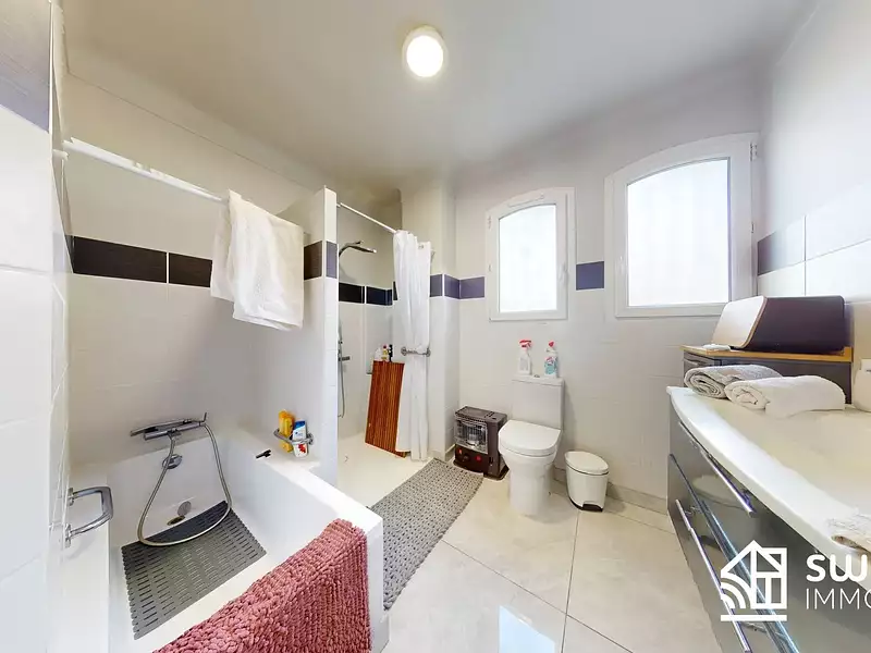 Maison, 205 m²