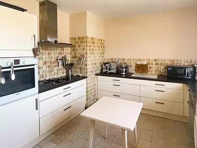 Maison, 240 m²
