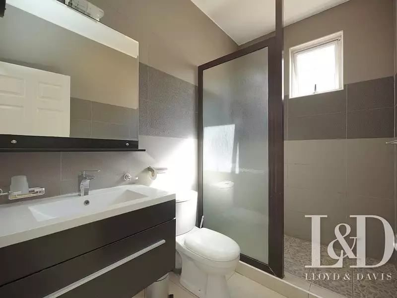 Maison, 242 m²