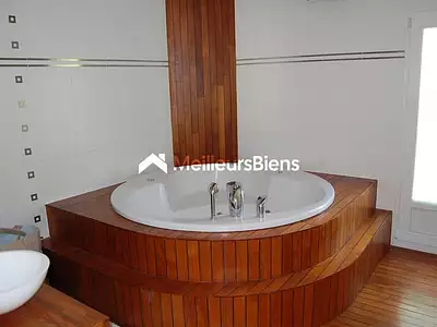 Maison, 266 m²