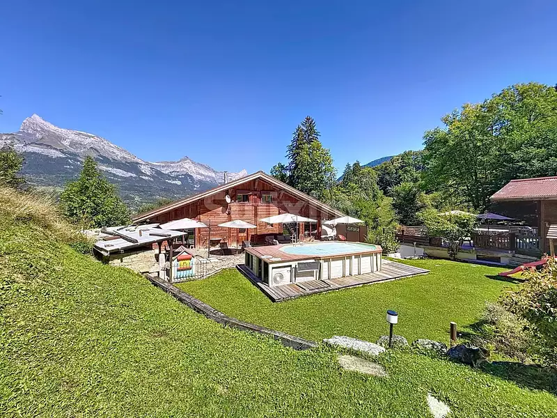 Maison, 235 m²