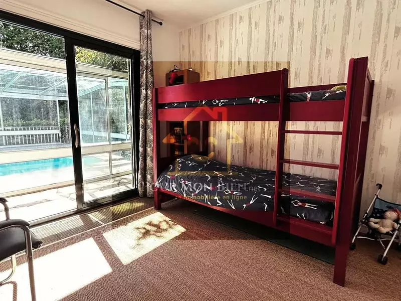 Maison, 227 m²