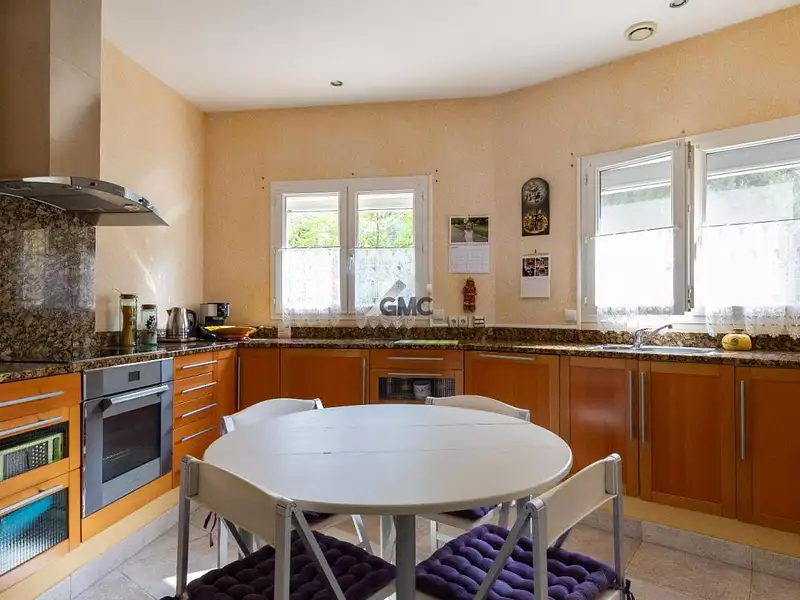 Maison, 200 m²