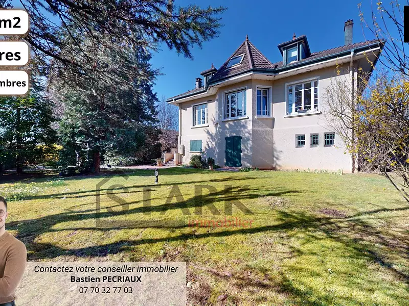 Maison, 235 m²