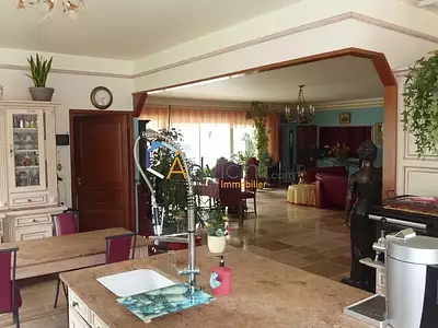 Maison, 198 m²