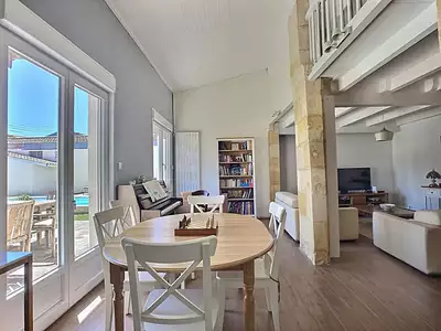 Maison, 240 m²