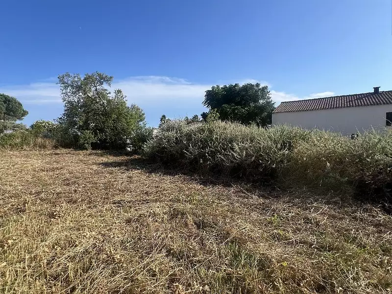 Terrain, 640 m²