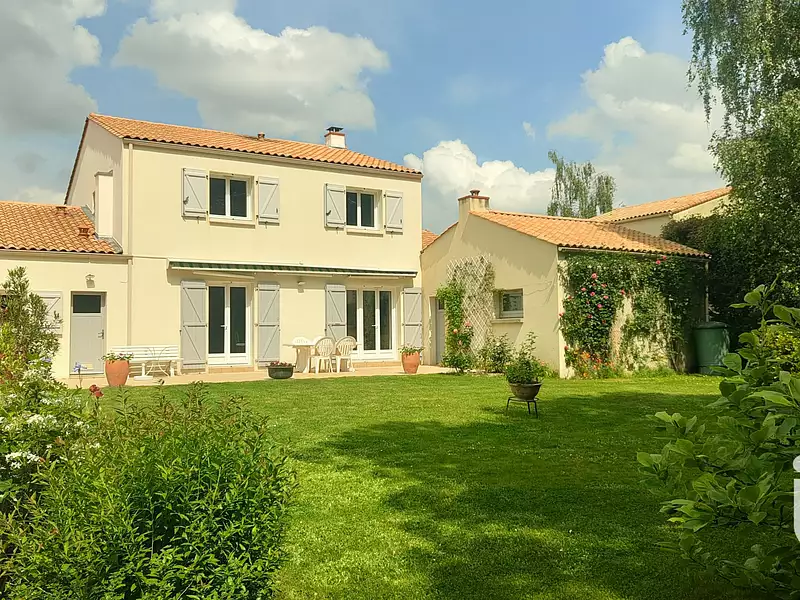 Maison, 179 m²