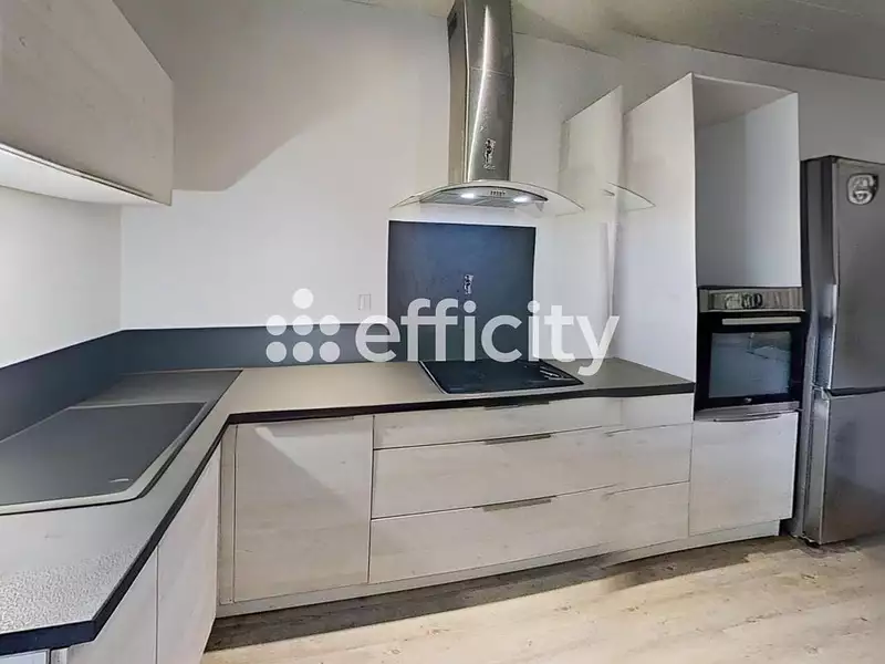 Maison, 245 m²