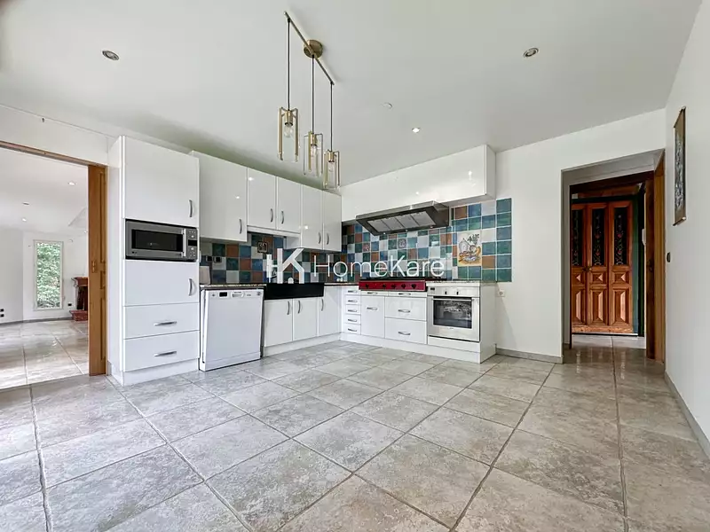 Maison, 195 m²