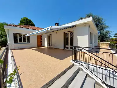 Maison, 176 m²