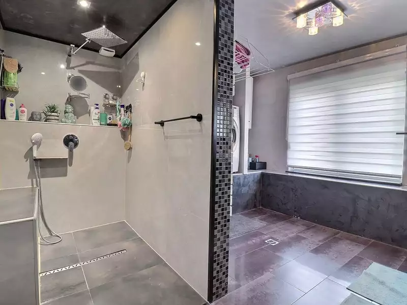Maison, 242 m²