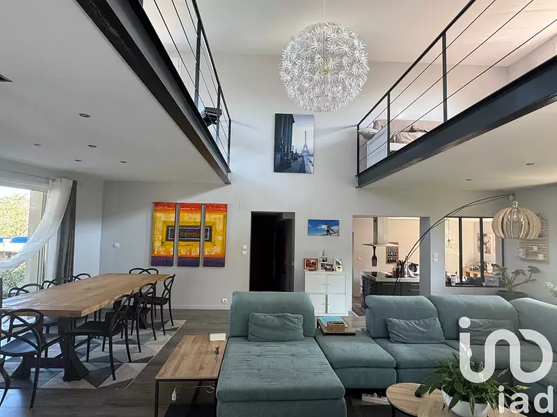Maison, 240 m²