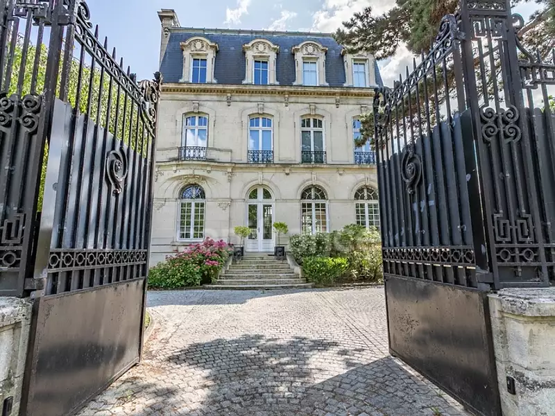 Maison, 396 m²