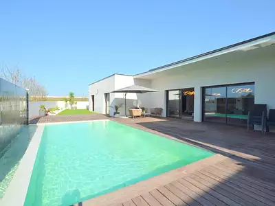 Maison, 235 m²