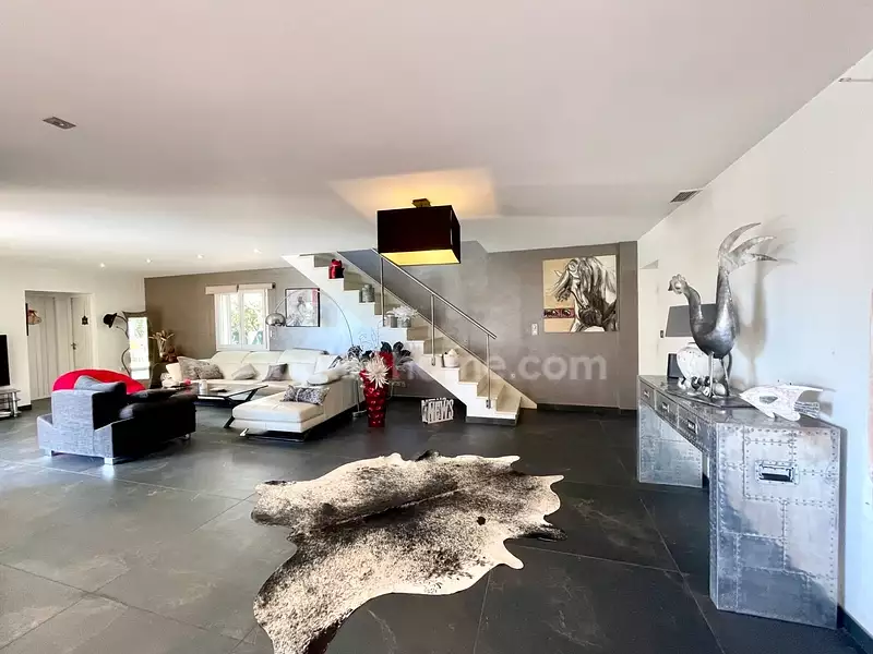 Maison, 168 m²