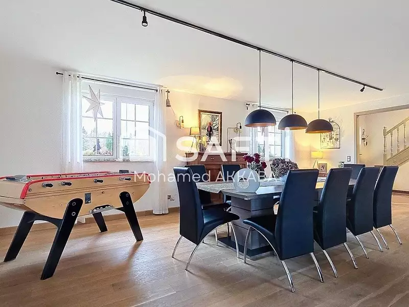 Maison, 196 m²