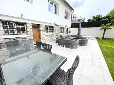 Maison, 230 m²