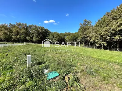 Terrain, 832 m²