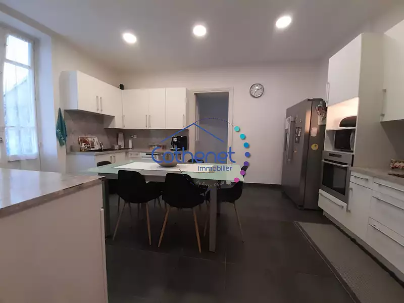 Maison, 270 m²