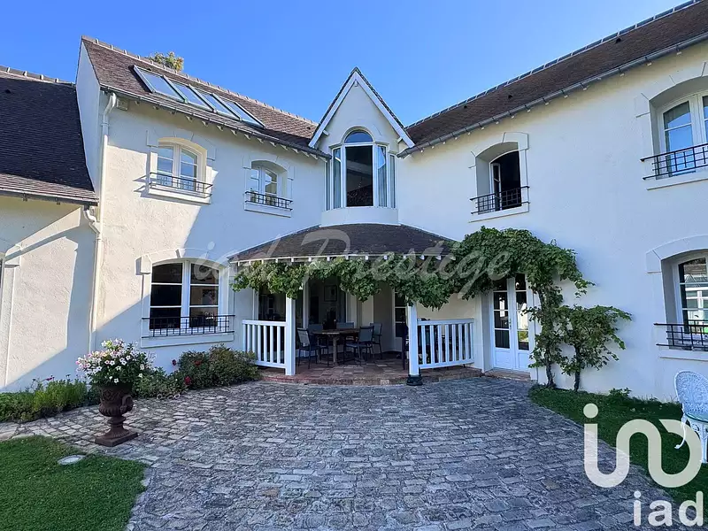 Maison, 868 m²