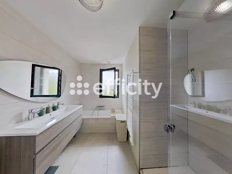 Maison, 105 m²