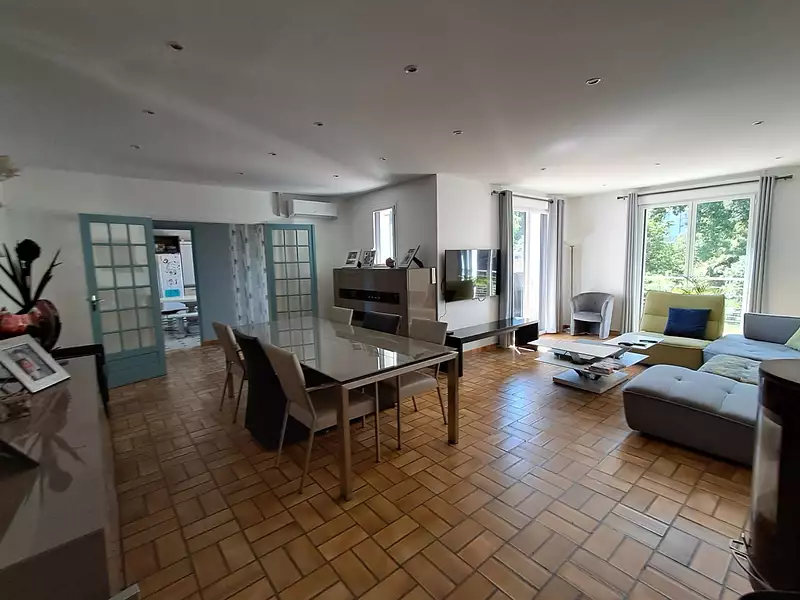 Maison, 250 m²