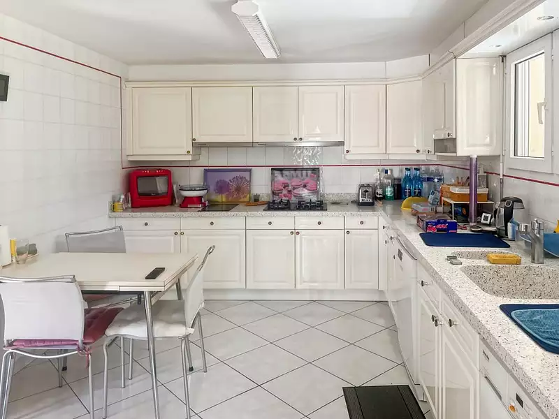 Maison, 230 m²