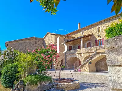 Maison, 265 m²