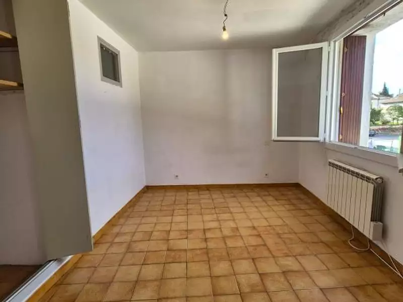 Immeuble, 319 m²