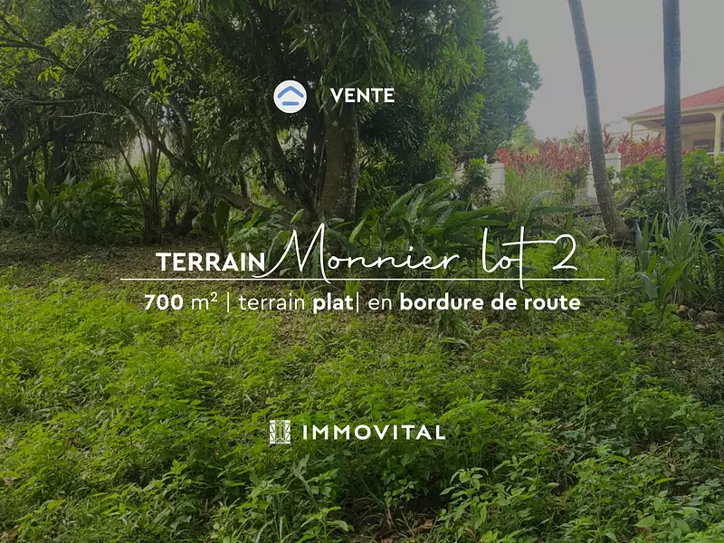 Terrain, 700 m²