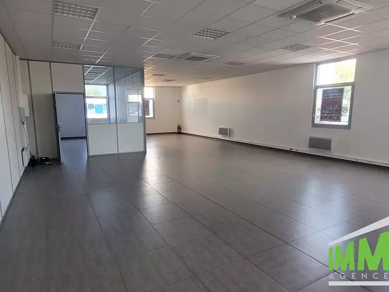 Divers, 330 m²