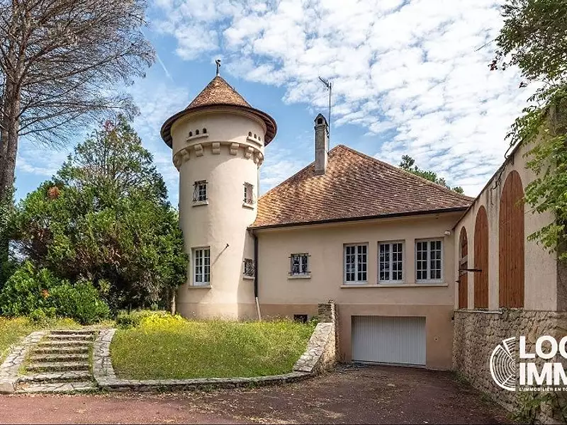 Maison, 956 m²