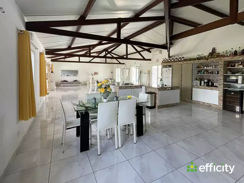 Maison, 250 m²