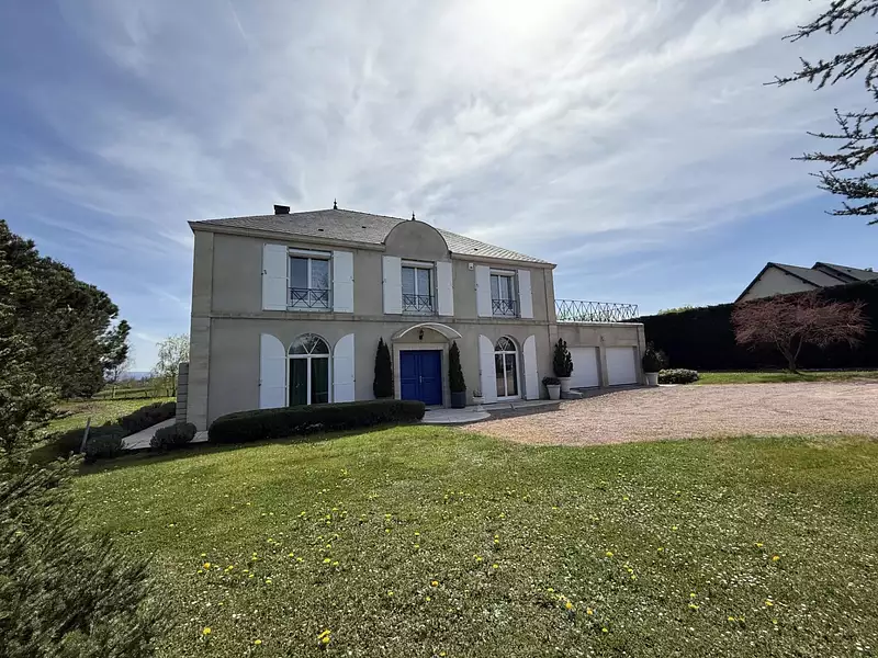 Maison, 240 m²