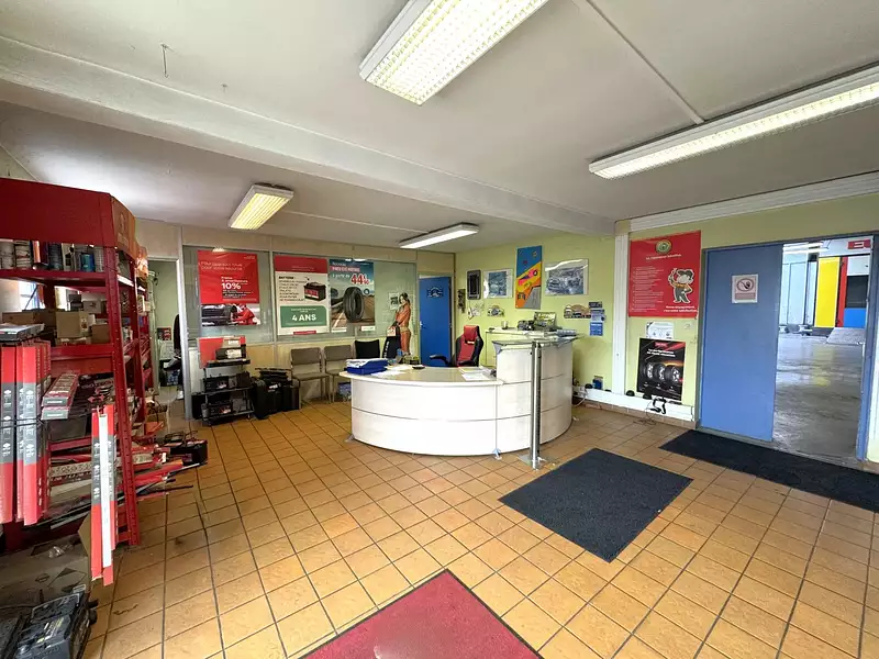 Divers, 708 m²