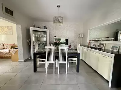 Maison, 143 m²