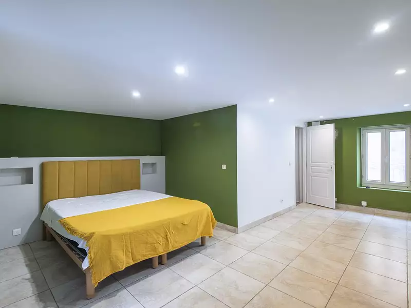 Maison, 240 m²