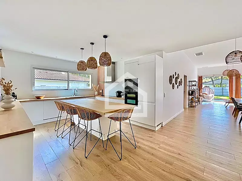 Maison, 190 m²