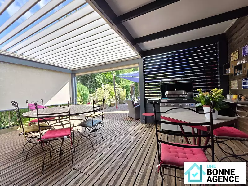 Maison, 235 m²