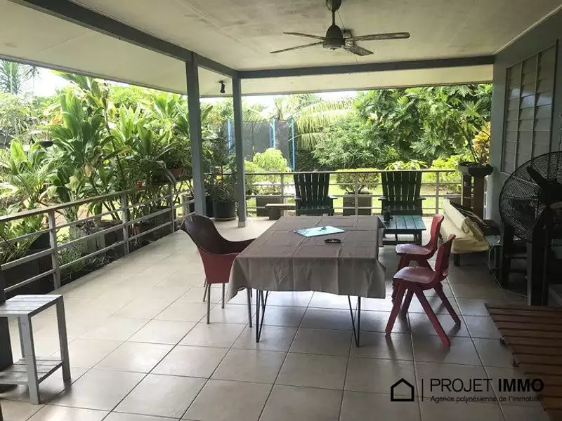 Terrain, 740 m²