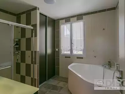 Maison, 136 m²