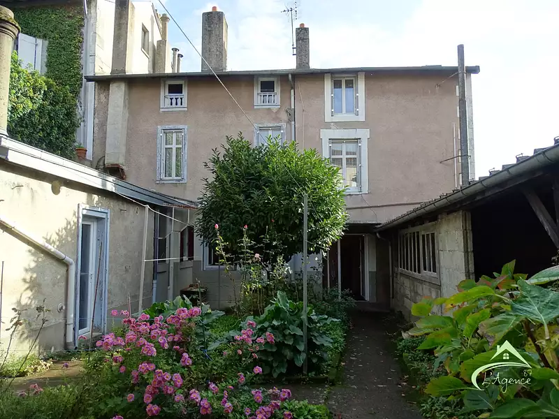 Maison, 240 m²
