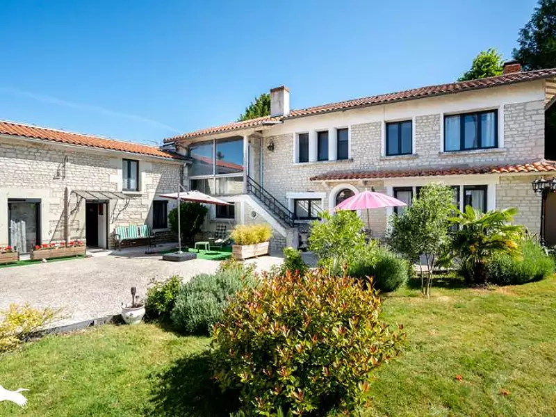 Maison, 255 m²