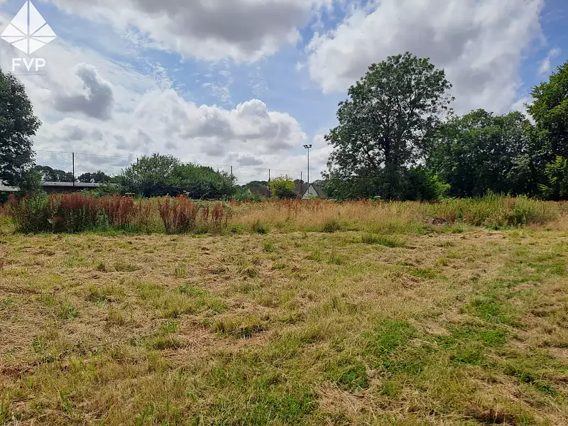 Terrain, 1 080 m²
