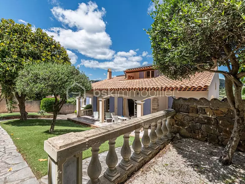 Maison, 160 m²
